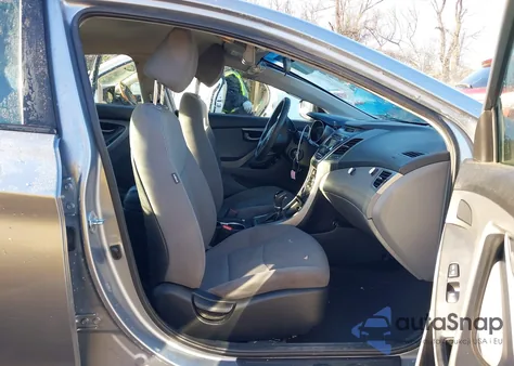 2015 Hyundai Elantra Se z USA, uszkodzony, nr VIN 5NPDH4AE4FH637397